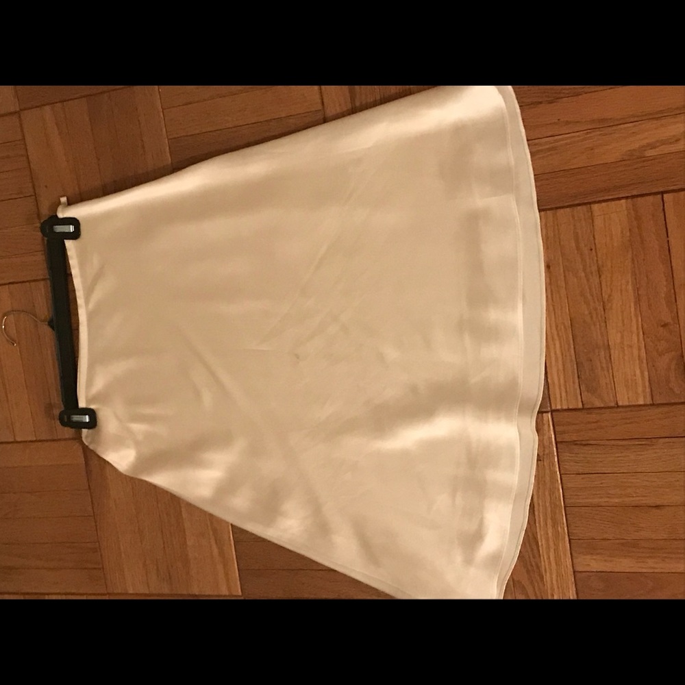 100% polyester white skirt